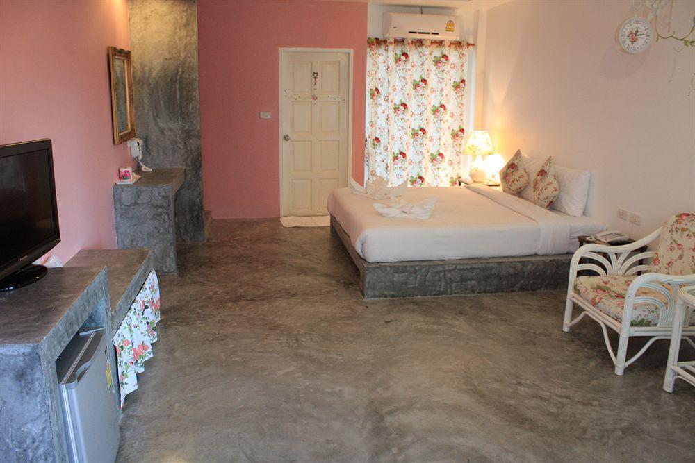 Chic Boutique Hotel Пхукет Экстерьер фото