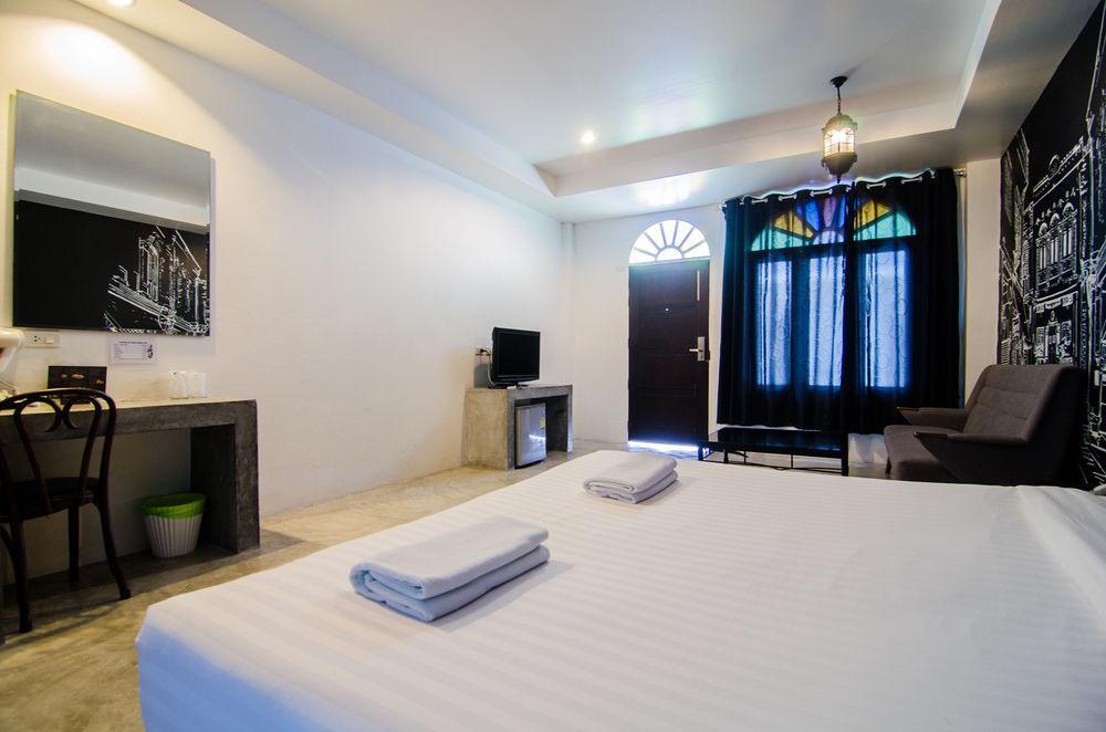 Chic Boutique Hotel Пхукет Экстерьер фото